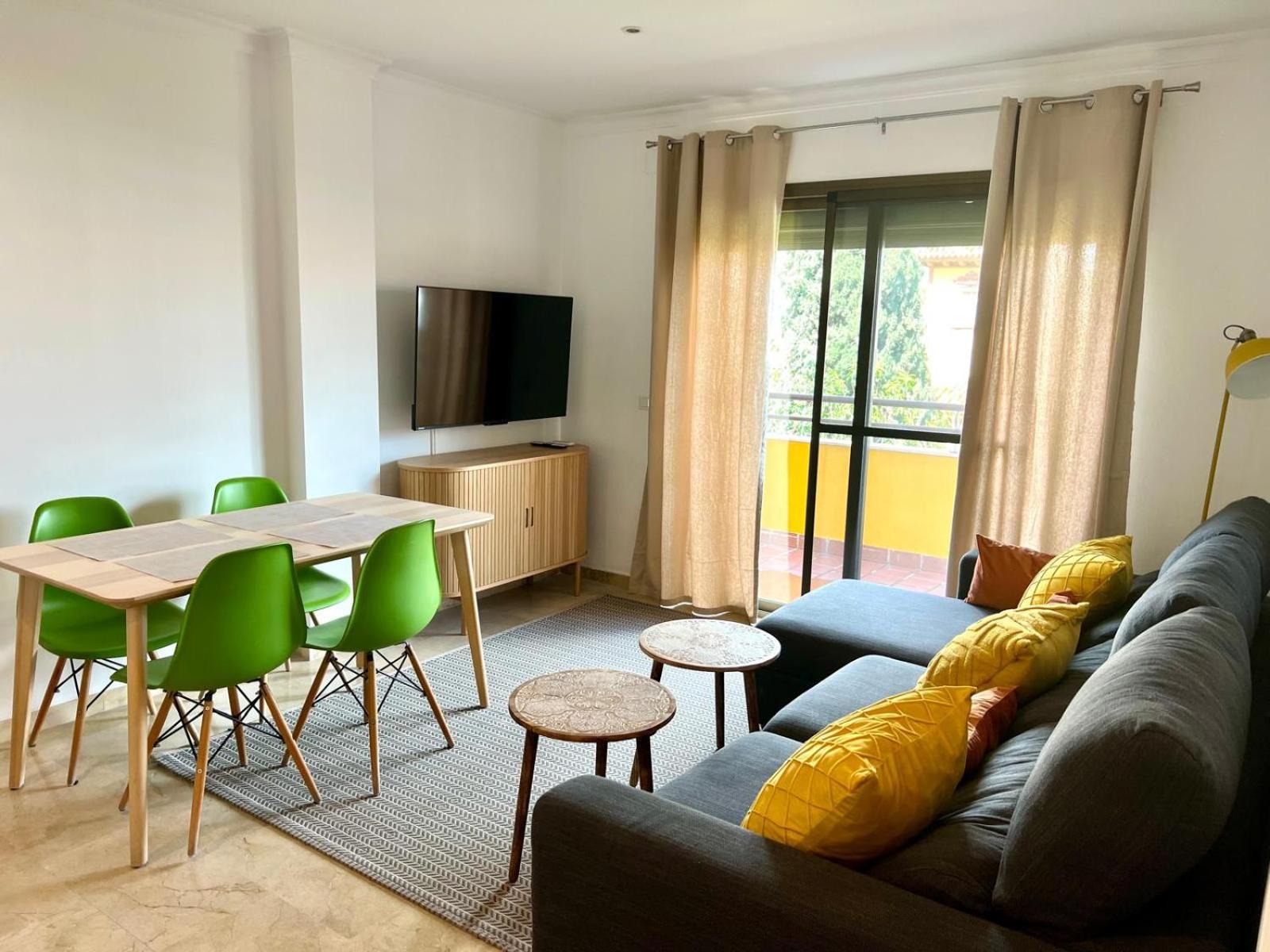 Urban Retreat With Views & Terrace Leilighet